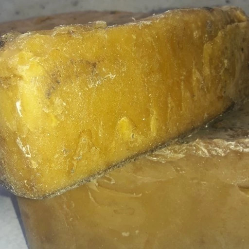 موم زنبورعسل انتخاب به وزن دلخواه (خرید از زنبوردار و بدون واسطه)